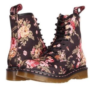 Rare! Dr. Martens 11821 Victorian floral design, canvas material